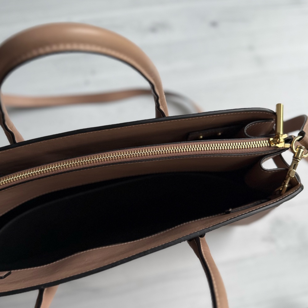 Cuyana Made In Italy Work Satchel in Quartz with Gold Hardware - Picture 7 of 11